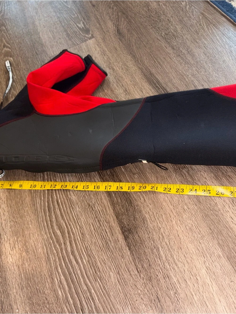 Mens Red and Black Jobe sports wetsuit sz XL /XG